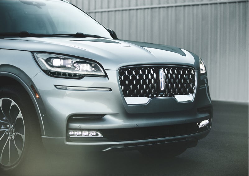 The available adaptive pixel LED headlamps of the 2023 Lincoln Aviator® SUV activated | Doggett Lincoln of Beaumont in Beaumont TX